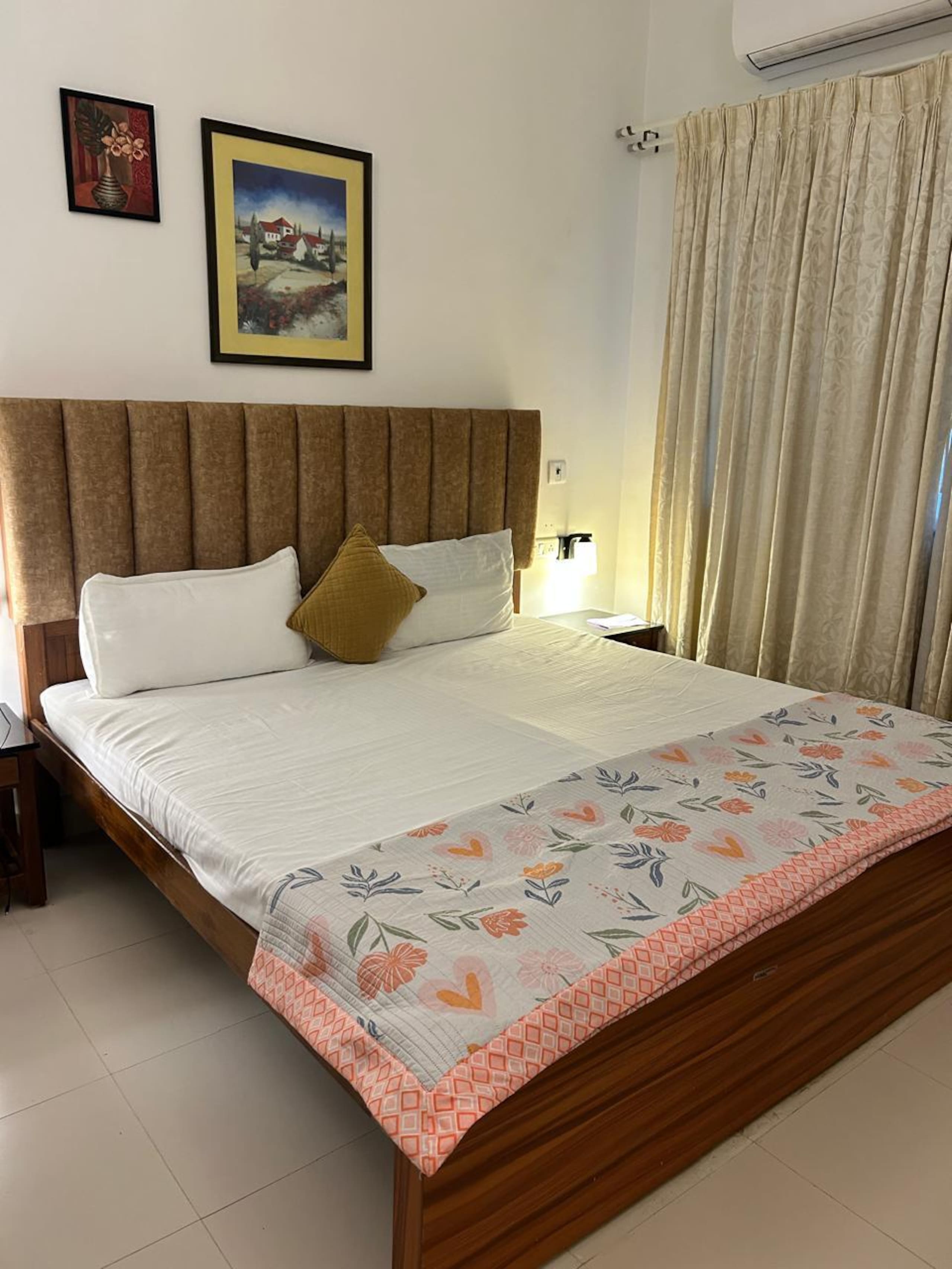 Spacious 2BHK Apt w Pool | 500m to Candolim Beach 10