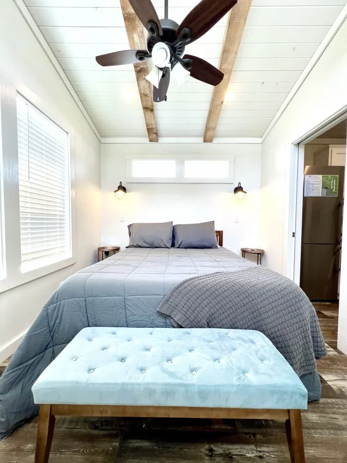 The Oasis House -Pet friendly Lakeside Tiny Home in Clermont 9