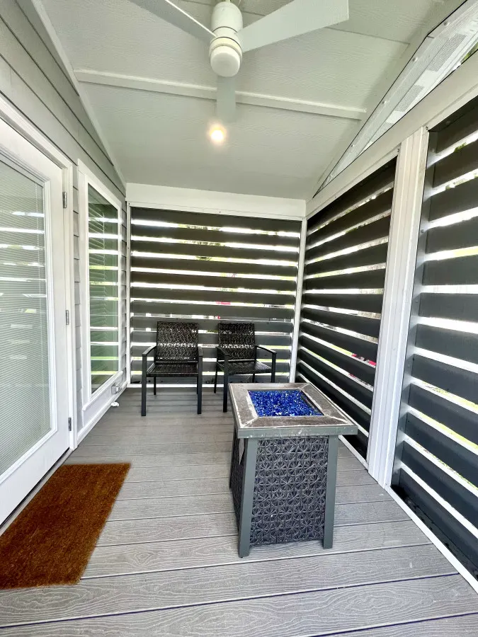 The Oasis House -Pet friendly Lakeside Tiny Home in Clermont 3