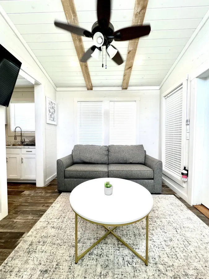 The Oasis House -Pet friendly Lakeside Tiny Home in Clermont 5