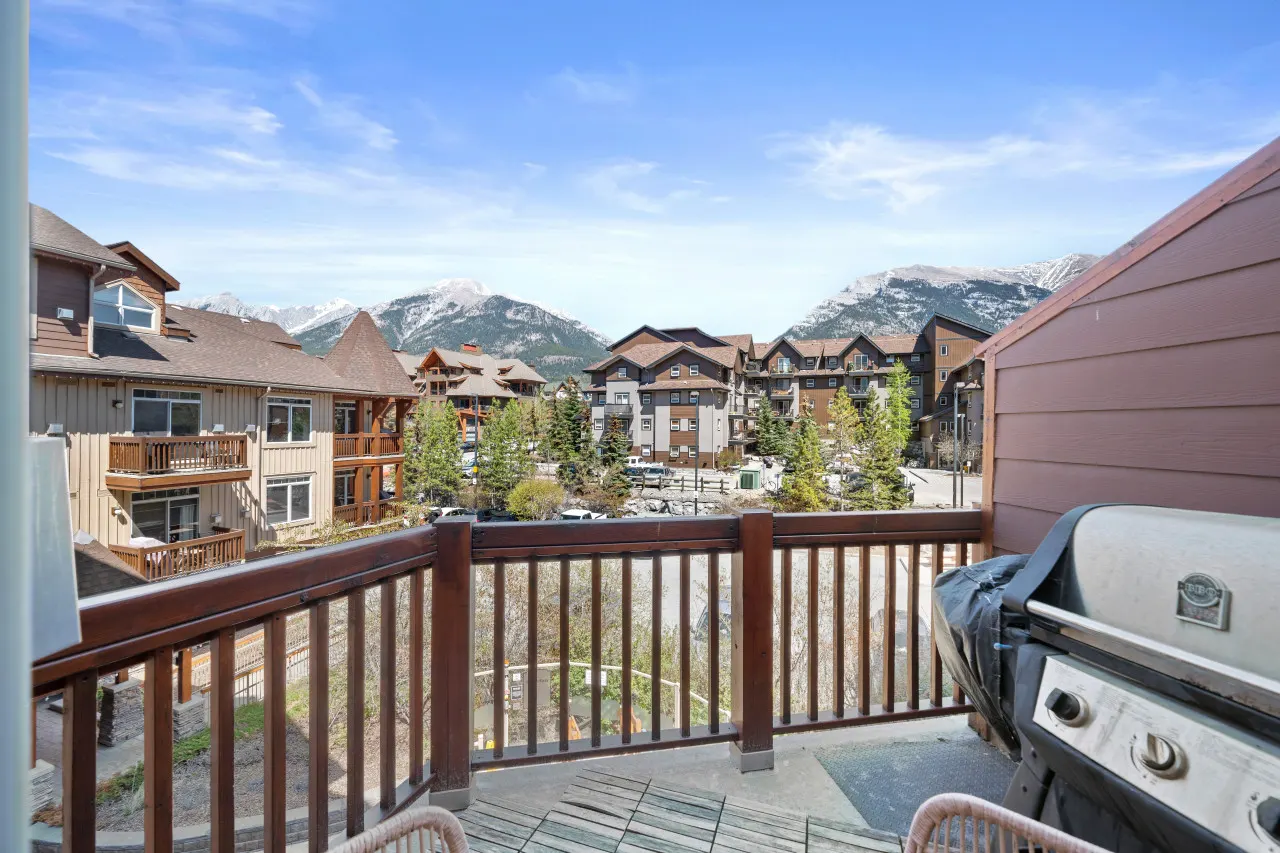 InstantSuites-Romantic Mt. View Suite Banff 20