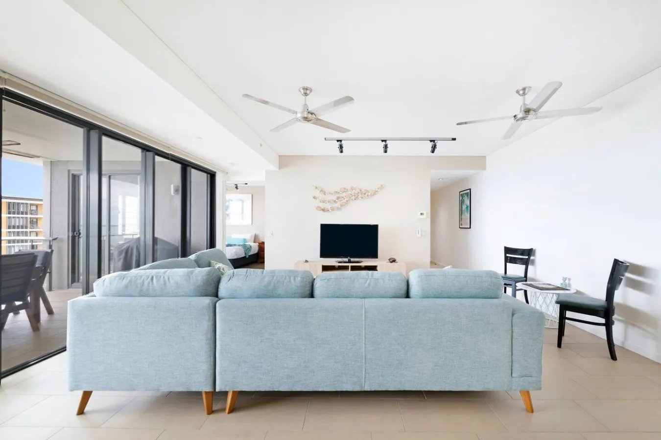 Zen Paradise ~ 2BR harbour view apt with Cruiseliner views, Waterfront Precinct 17