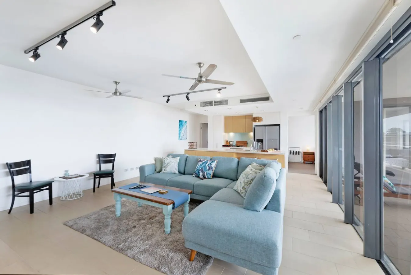 Zen Paradise ~ 2BR harbour view apt with Cruiseliner views, Waterfront Precinct 18
