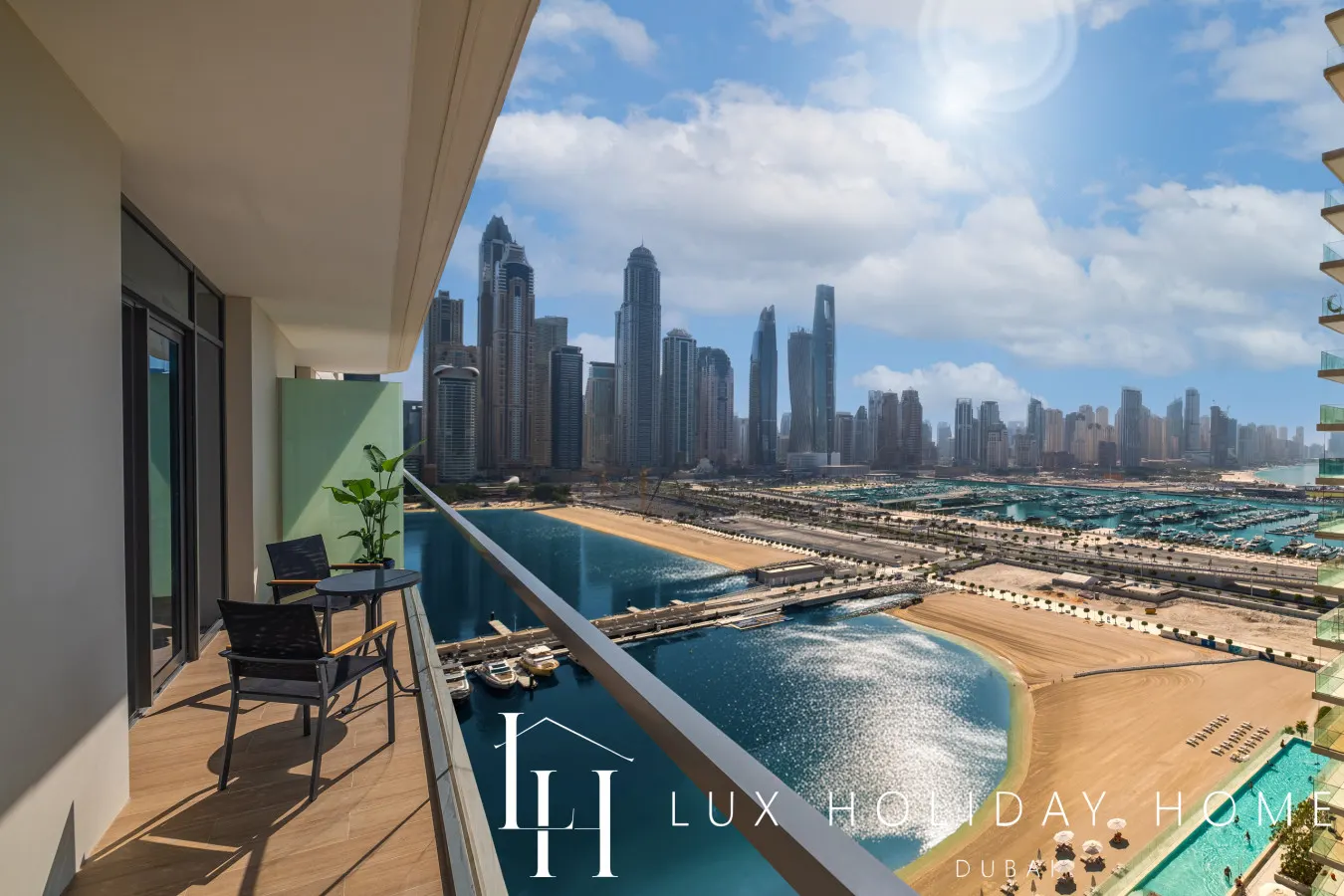 LUX The Marina Vista Beachfront Suite 4 1