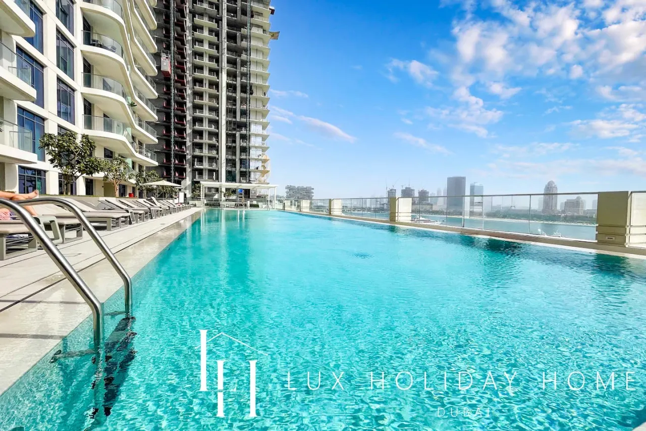 LUX The Marina Vista Beachfront Suite 4 9