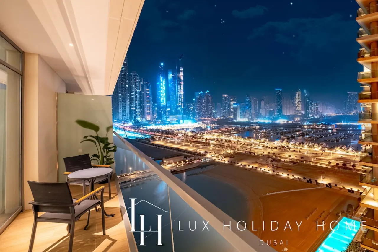 LUX The Marina Vista Beachfront Suite 4 10