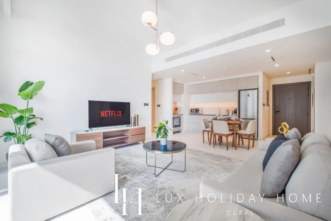 LUX The Marina Vista Beachfront Suite 4 11