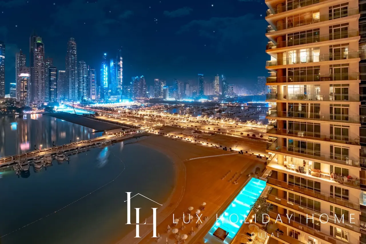 LUX The Marina Vista Beachfront Suite 4 18