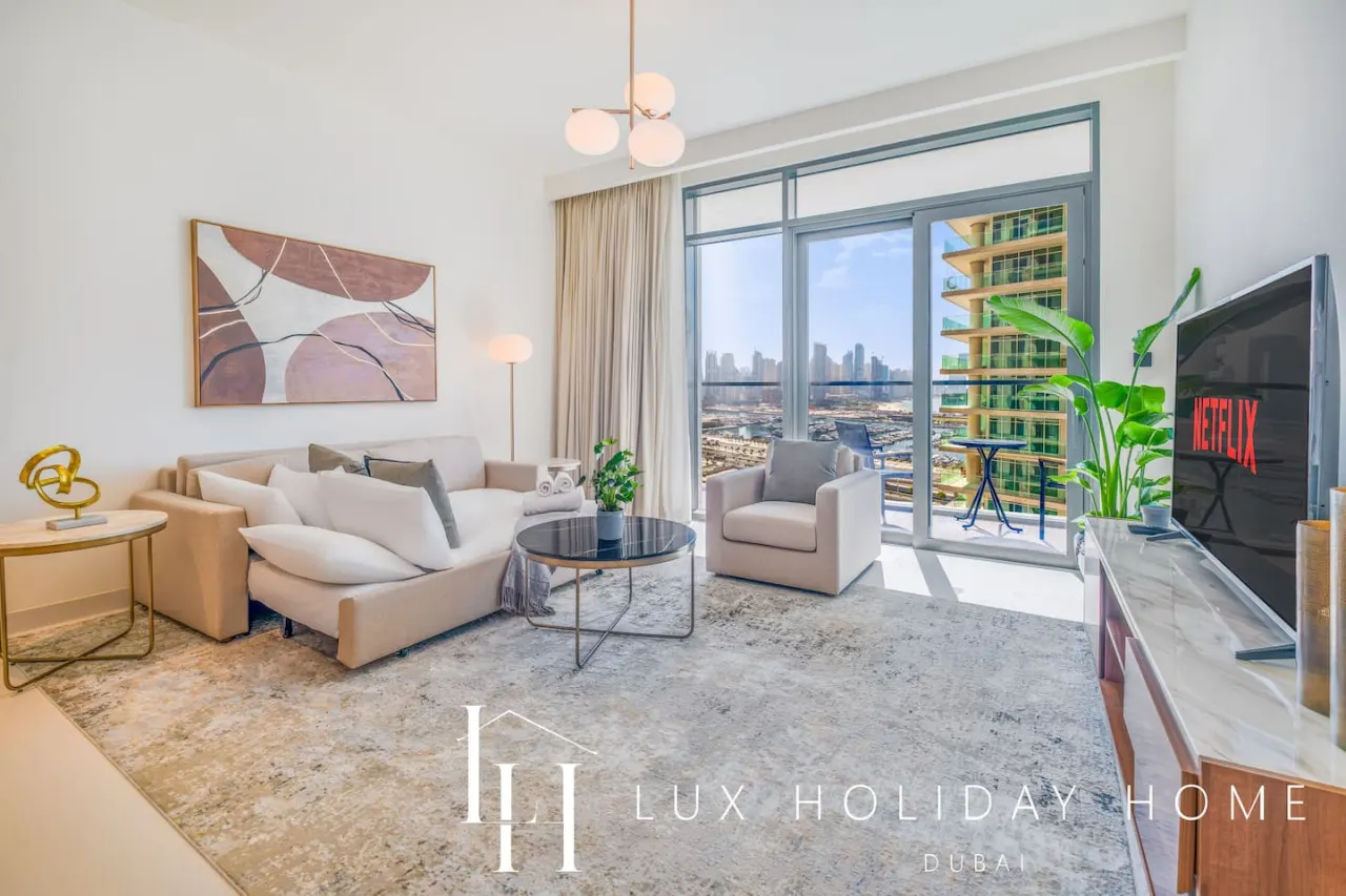 LUX The Marina Vista Beachfront Suite 4 7