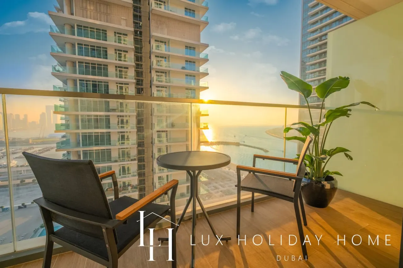 LUX The Marina Vista Beachfront Suite 4 8