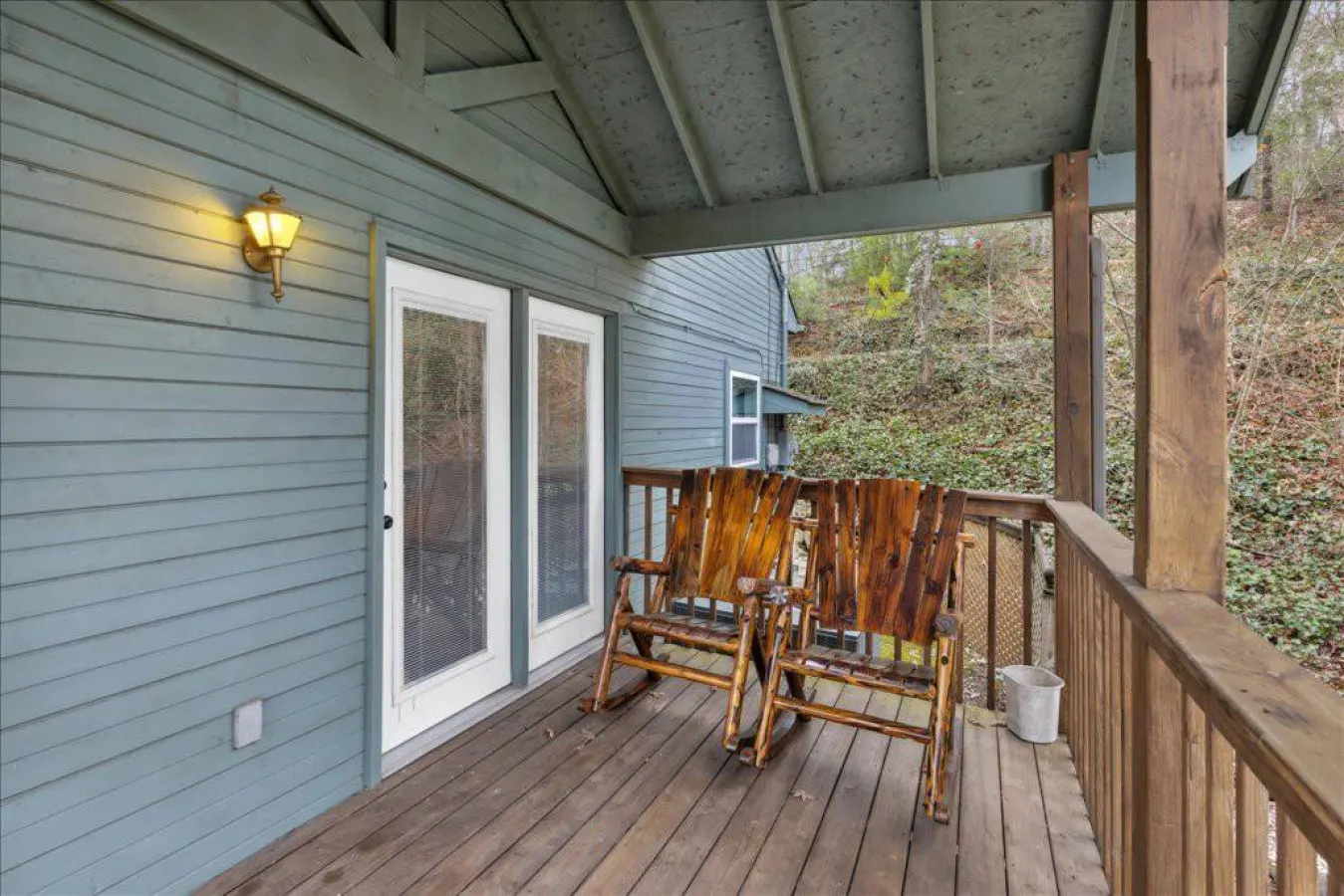 Whiskey Ridge Lodge ~ Cozy-Chic Cabin with Spa Tub & Sweeping Views 12