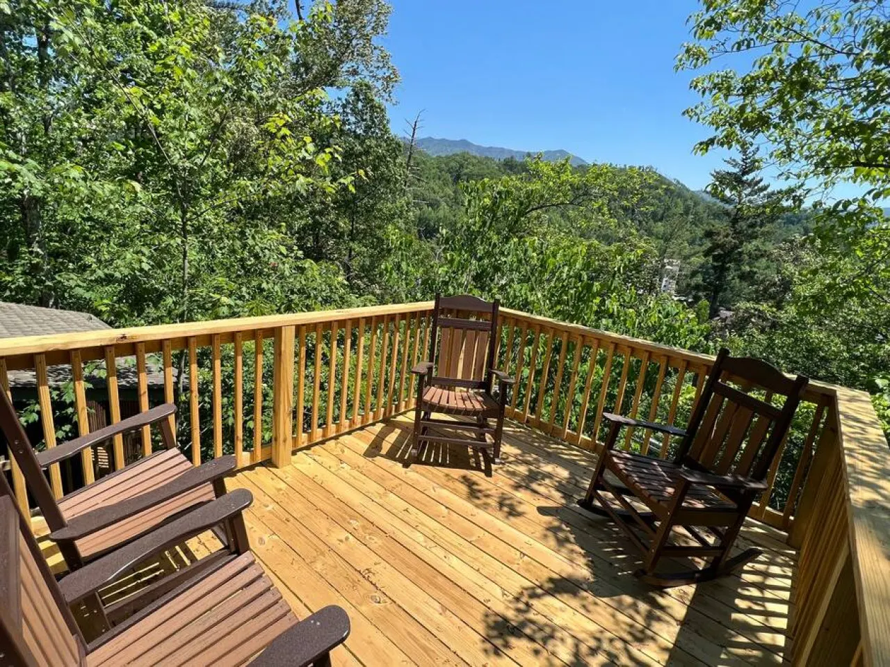 Whiskey Ridge Lodge ~ Cozy-Chic Cabin with Spa Tub & Sweeping Views 13