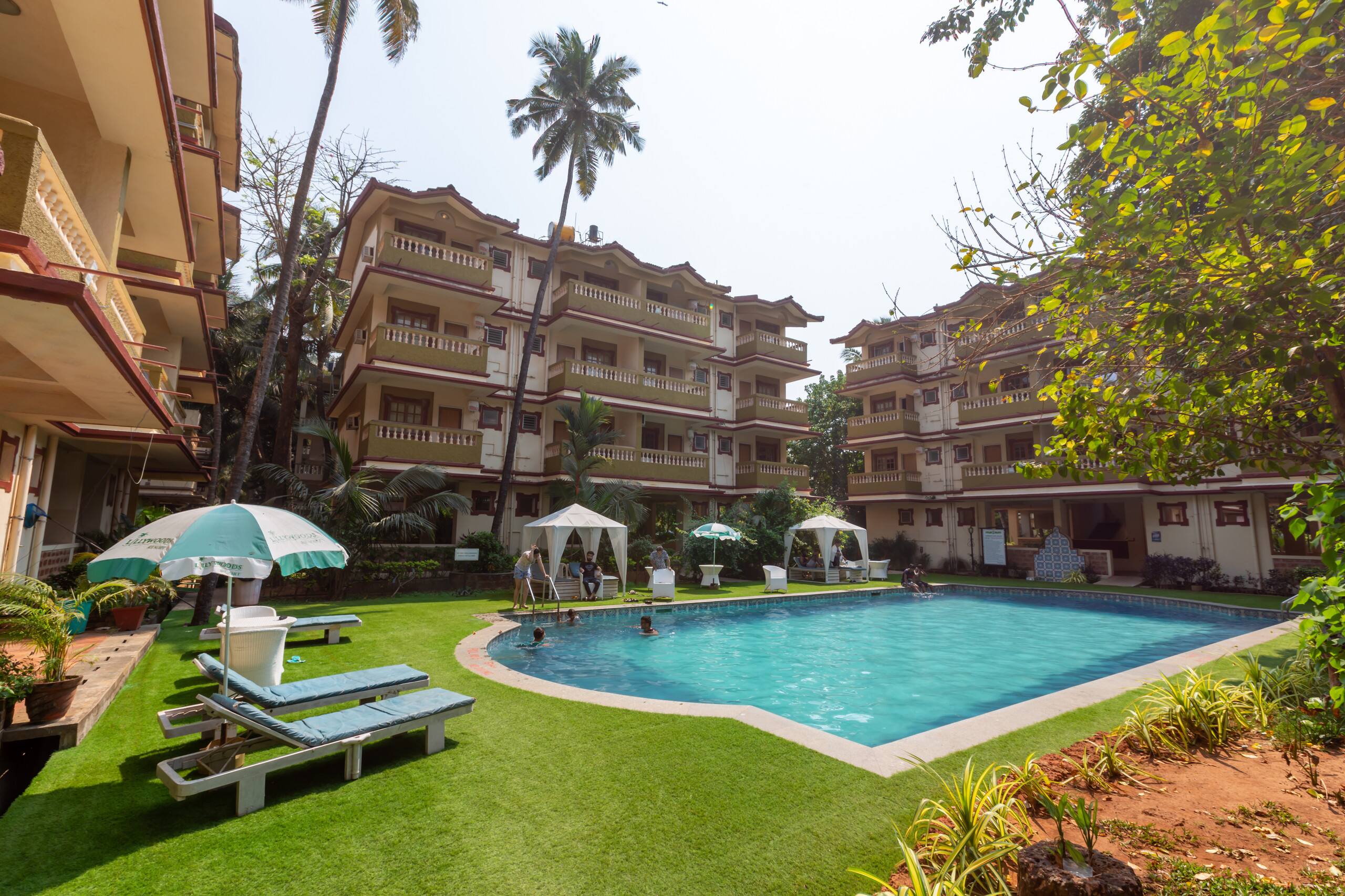 3rd RoomzAway: Pool, Kitchen, Wi-Fi 5