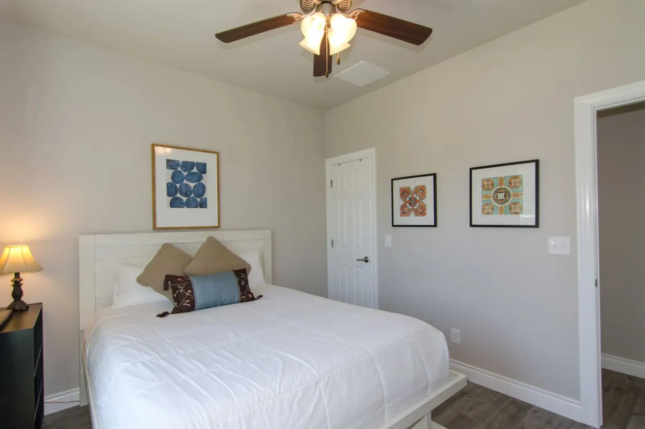 Private Peaceful Retreat Cozy Guesthouse with Pool 9