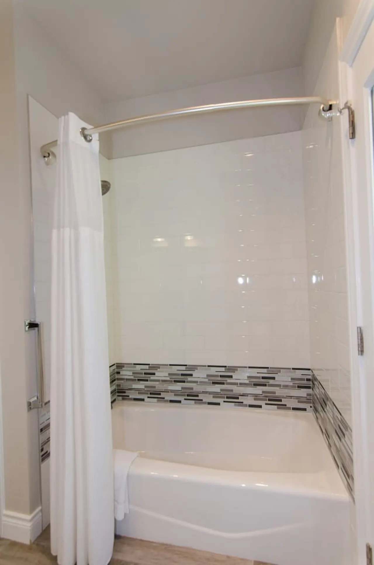 Private Peaceful Retreat Cozy Guesthouse with Pool 12