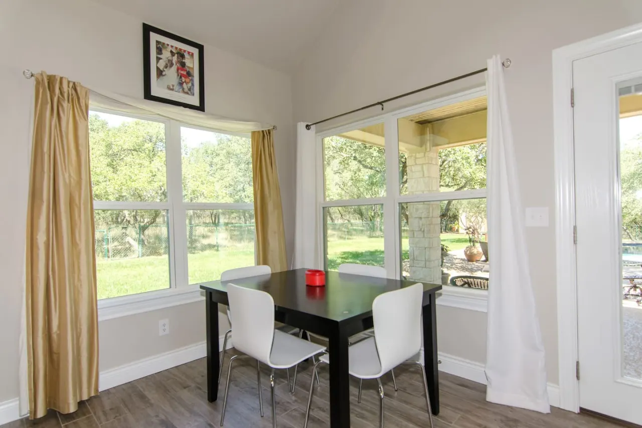 Private Peaceful Retreat Cozy Guesthouse with Pool 14