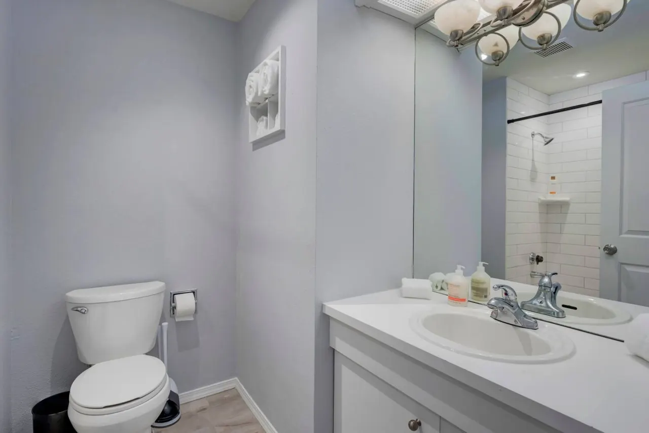 Cozy Studio in Greenwood Village 9