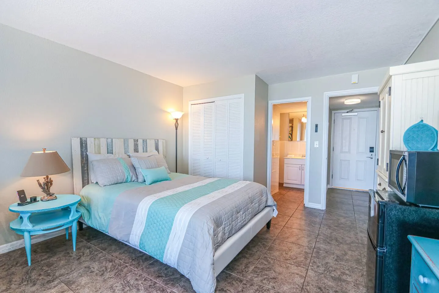 Treasure Island 2BR 2 Gulf-View Balconies 10
