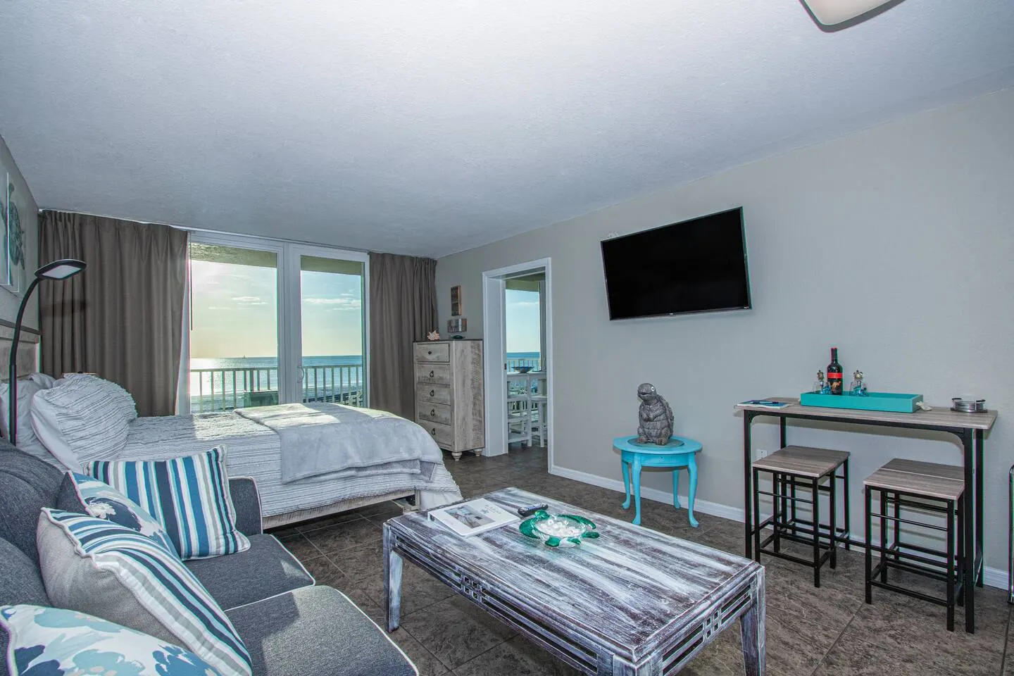 Treasure Island 2BR 2 Gulf-View Balconies 5