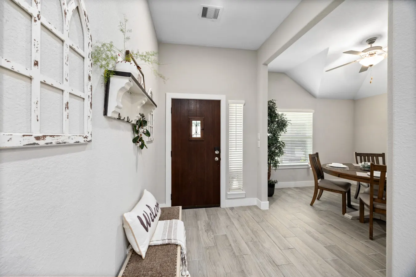 Dog-Friendly Single-Level Conroe 3BR Fenced Yard, Sleeps 12 15