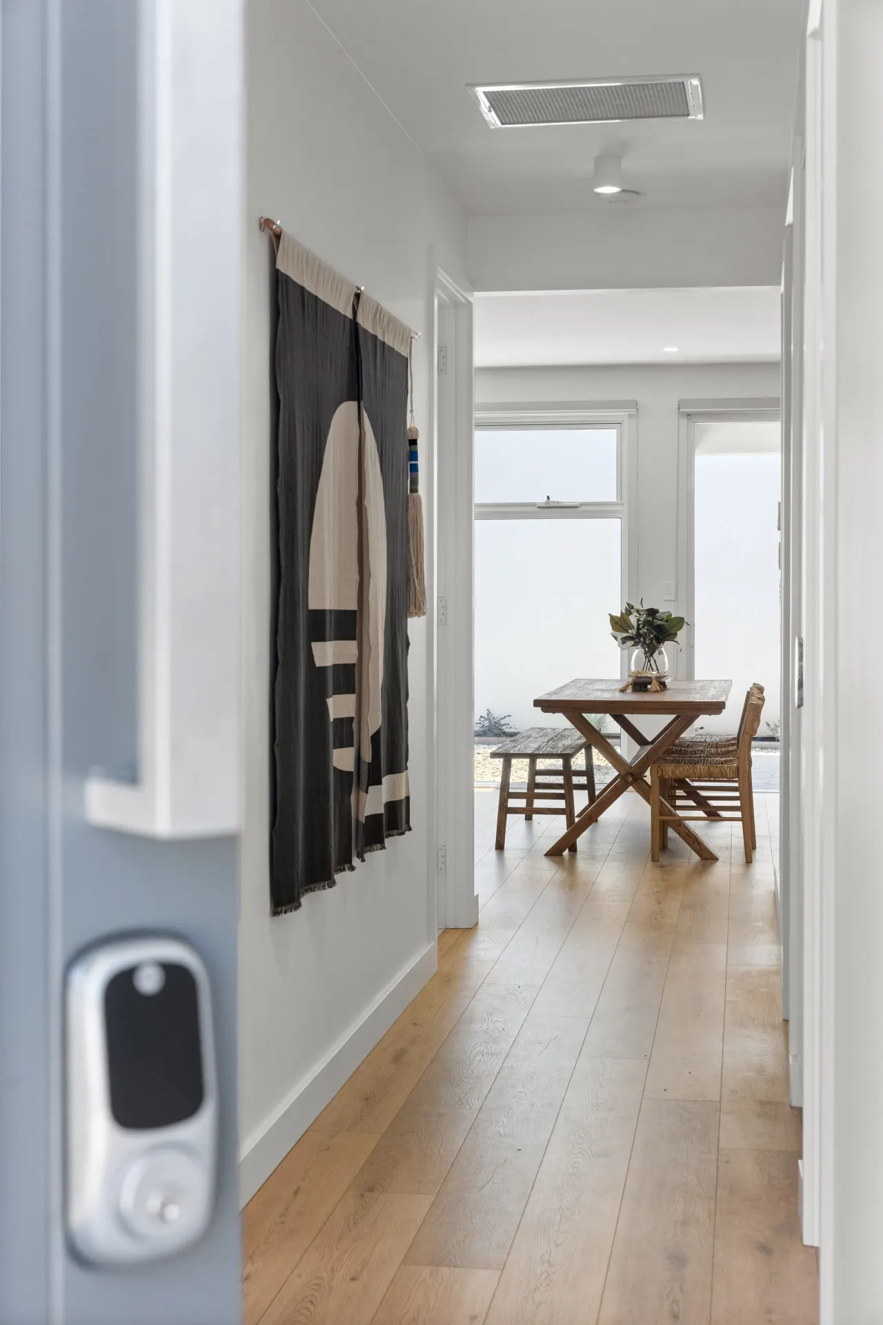 Drift at Palmstone: A Coastal Modern Retreat 15
