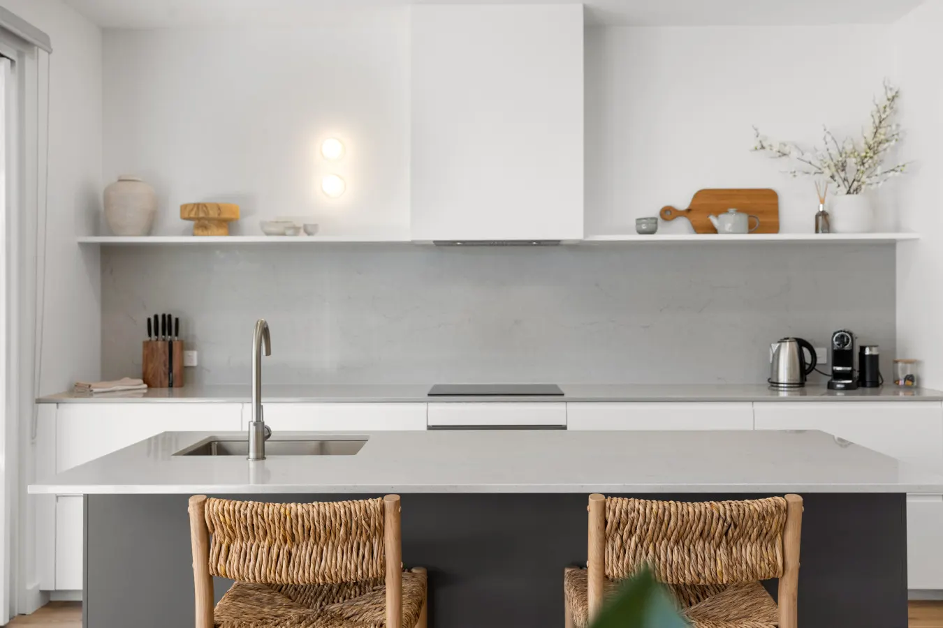 Drift at Palmstone: A Coastal Modern Retreat 17