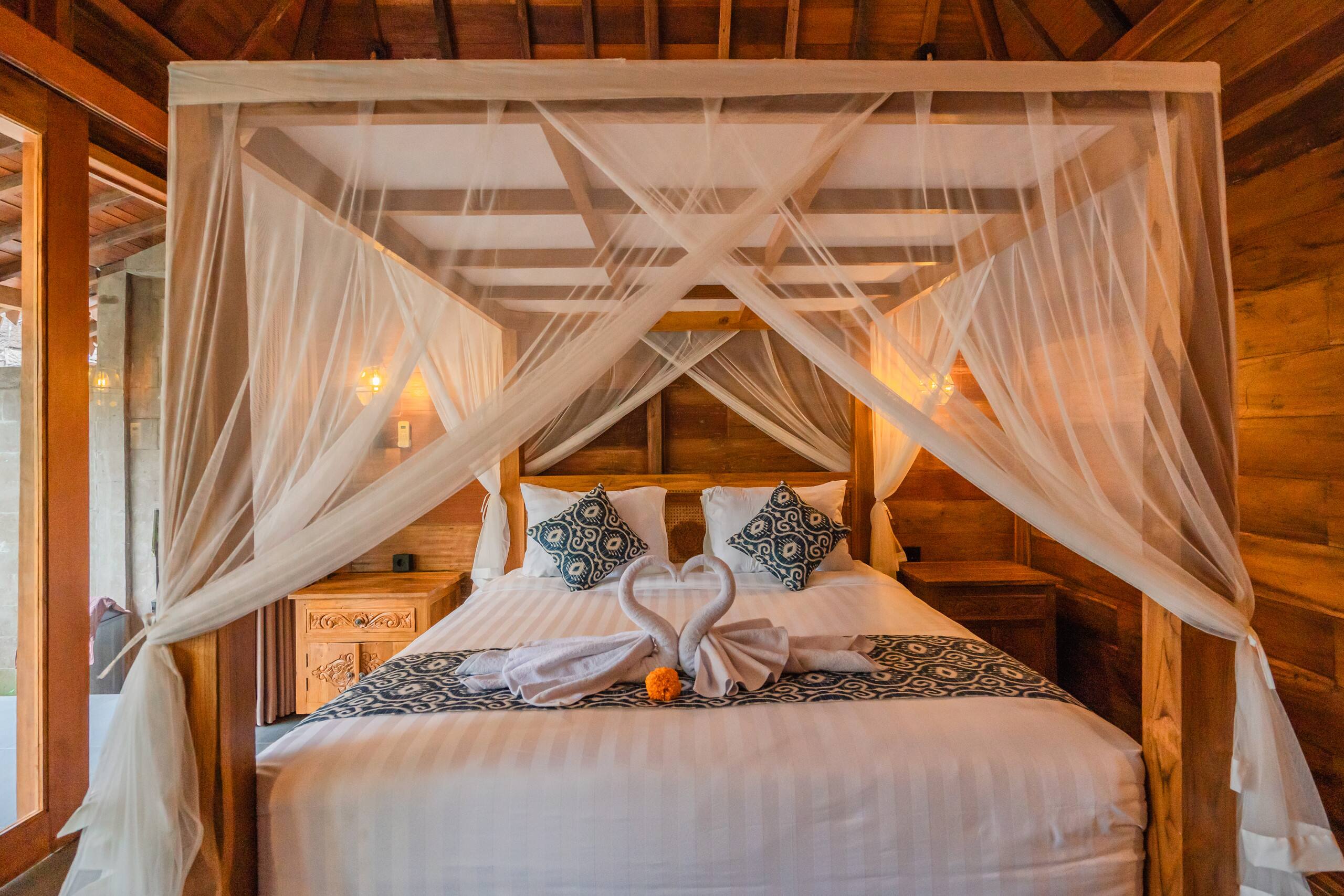 New 1 bedroom Wooden style warm in Ubud 11