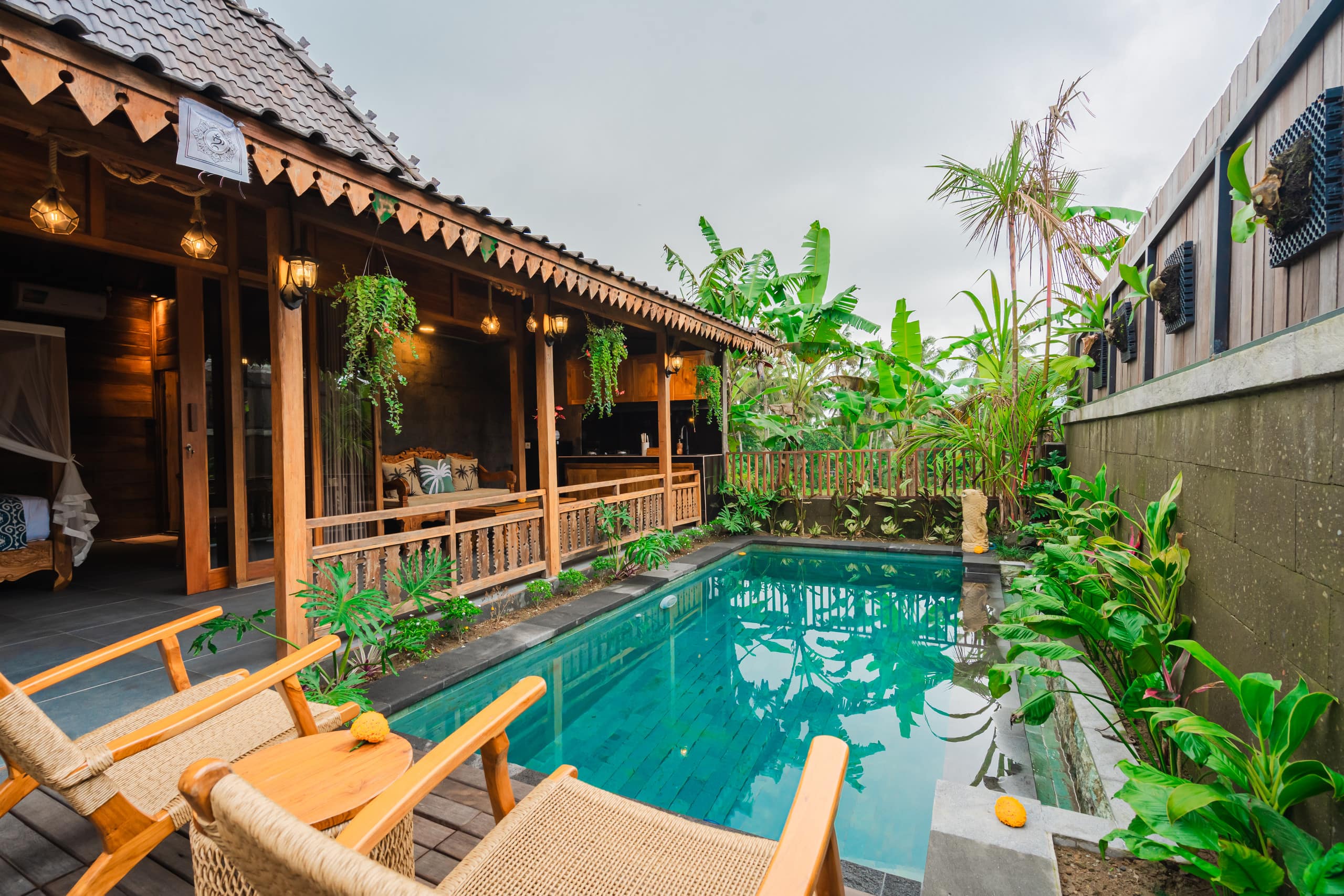 New 1 bedroom Wooden style warm in Ubud