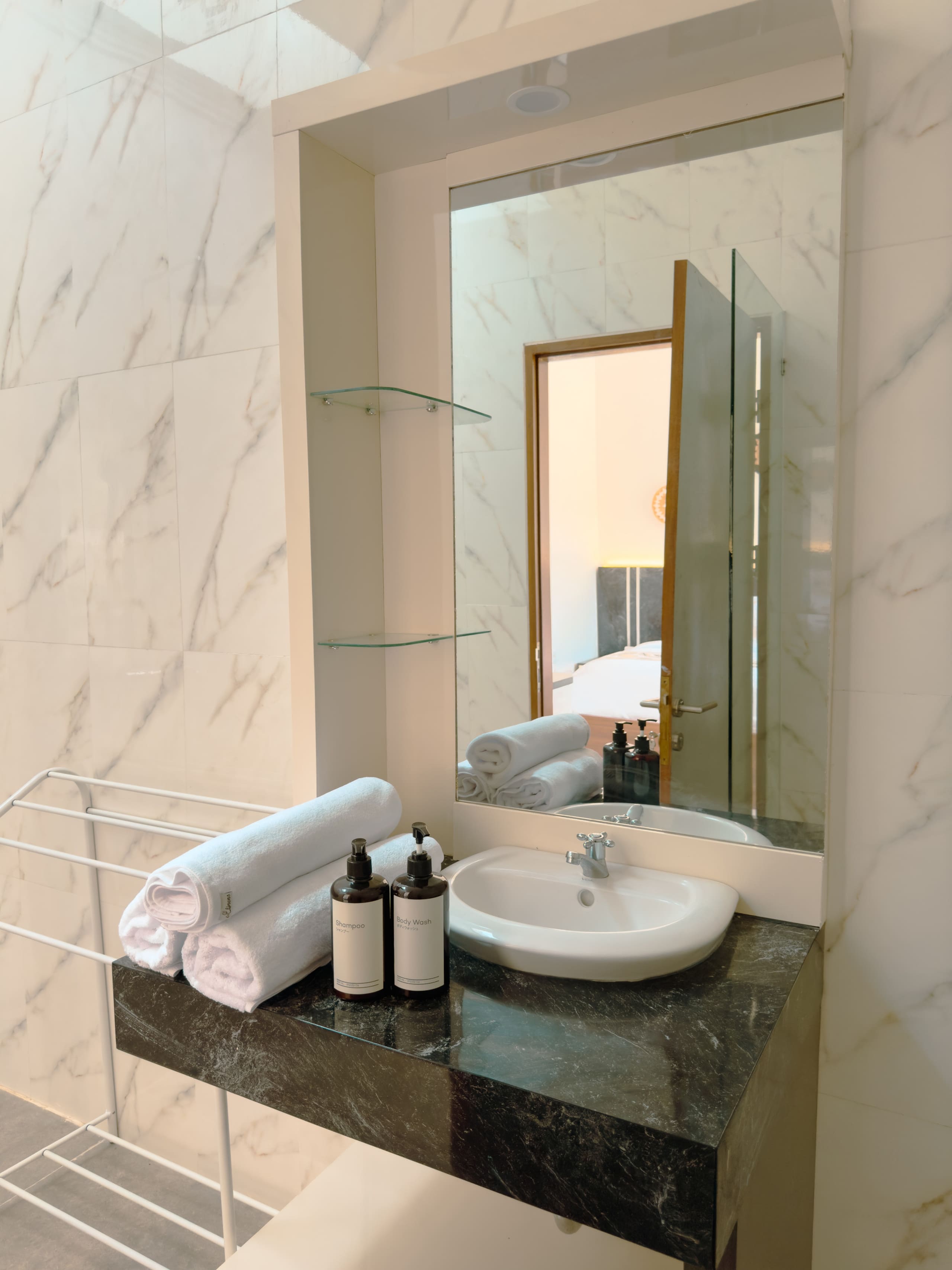 The Arya Villa Lovina - Private 15