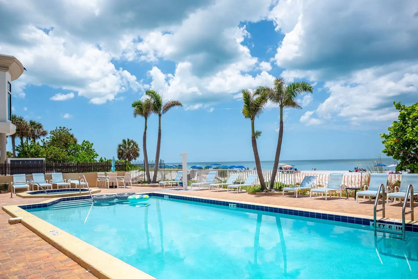 Indian Rocks Beachside Pool & Steps to Sand 9