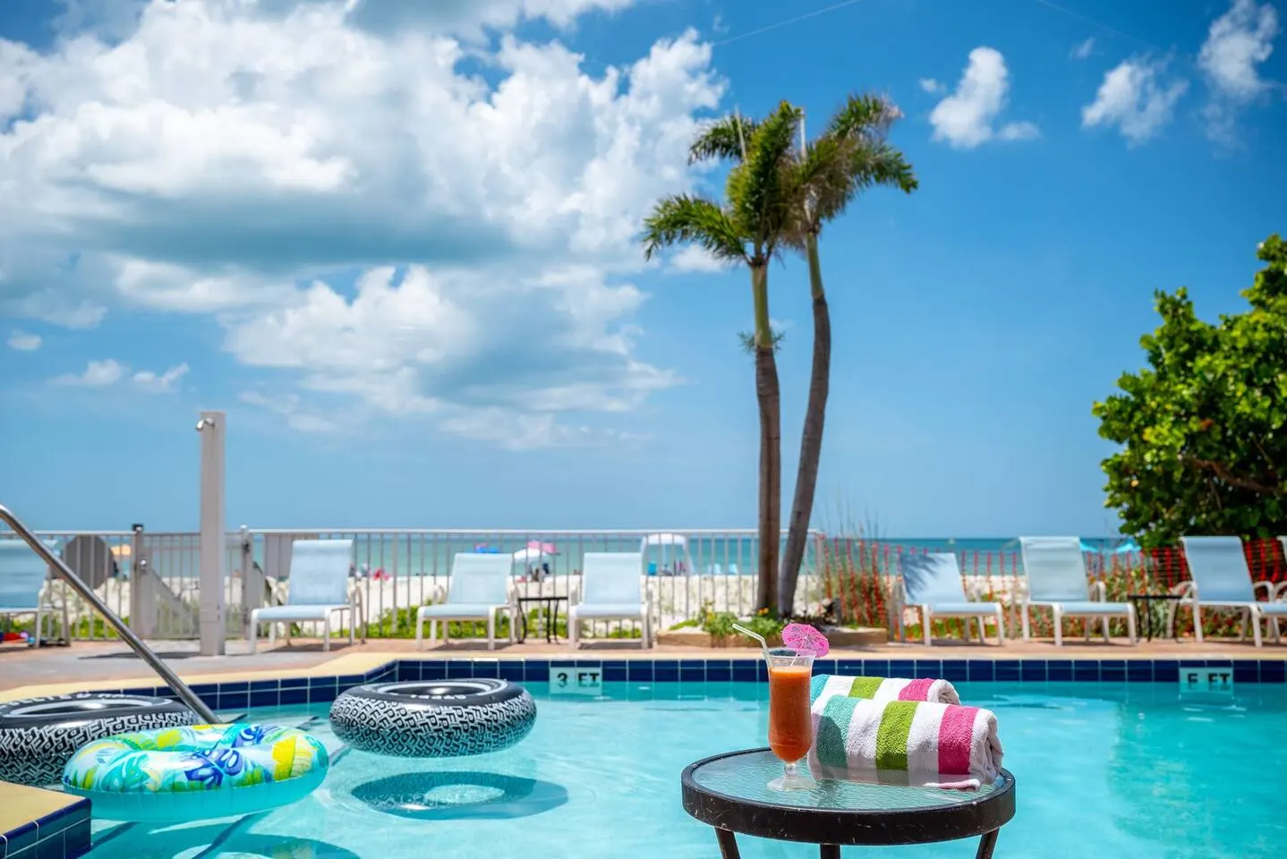 Indian Rocks Beachside Pool & Steps to Sand 7