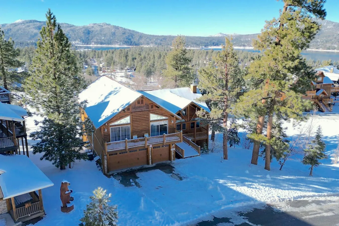 Sky High Ultimate Lodge, Hot Tub & Lake Views 1