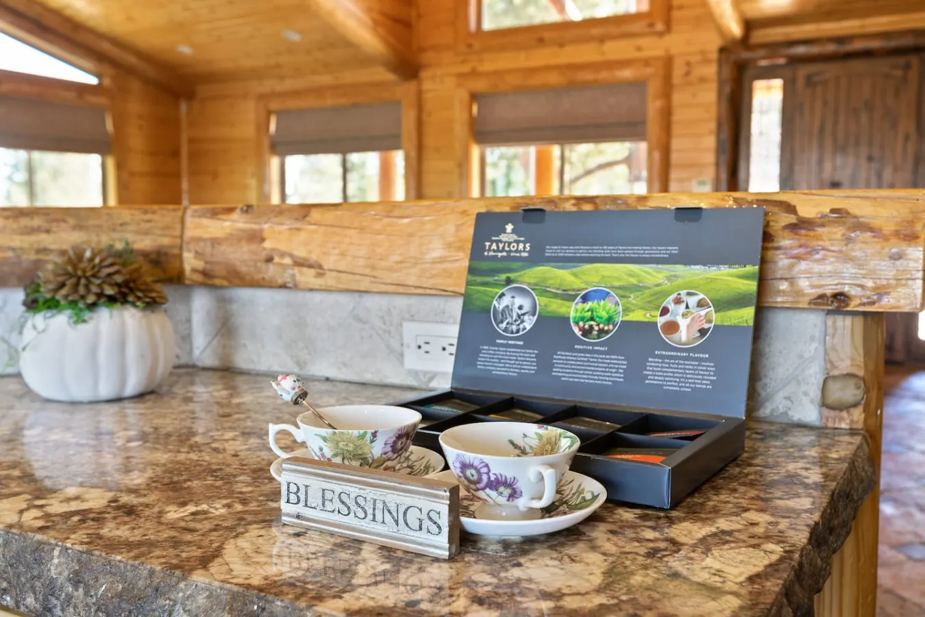 Sky High Ultimate Lodge, Hot Tub & Lake Views 12