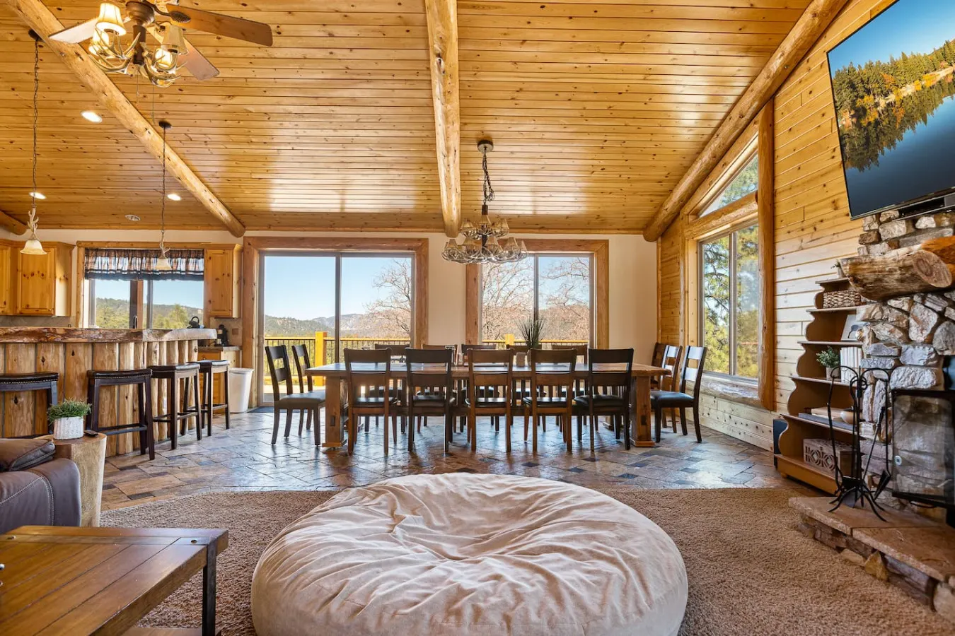 Sky High Ultimate Lodge, Hot Tub & Lake Views 16