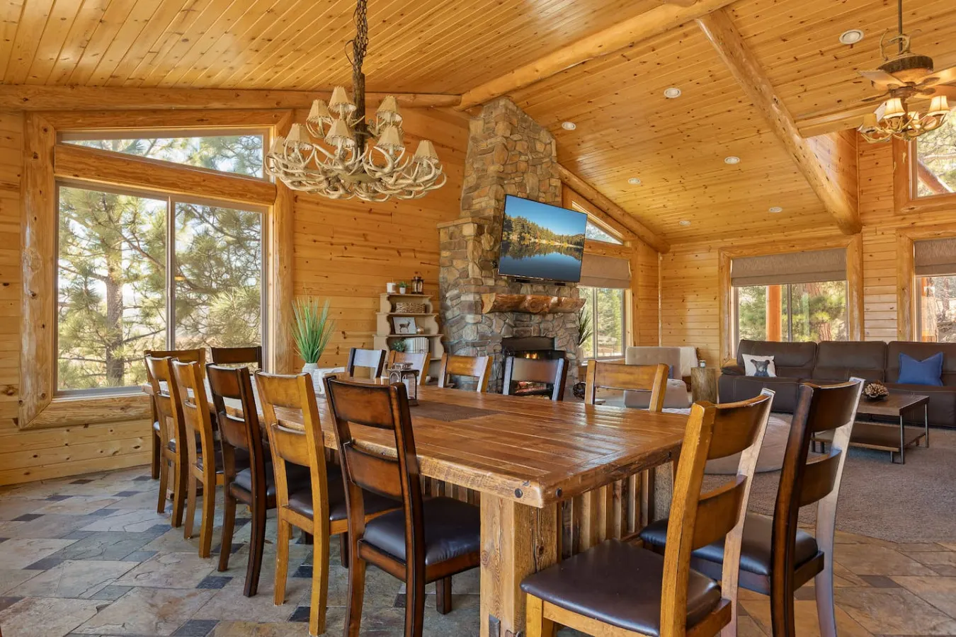 Sky High Ultimate Lodge, Hot Tub & Lake Views 17
