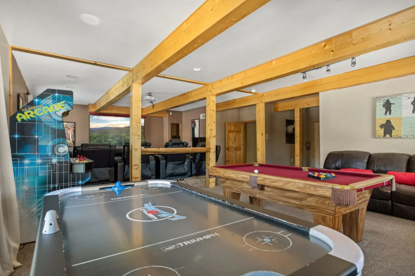 Sky High Ultimate Lodge, Hot Tub & Lake Views 3