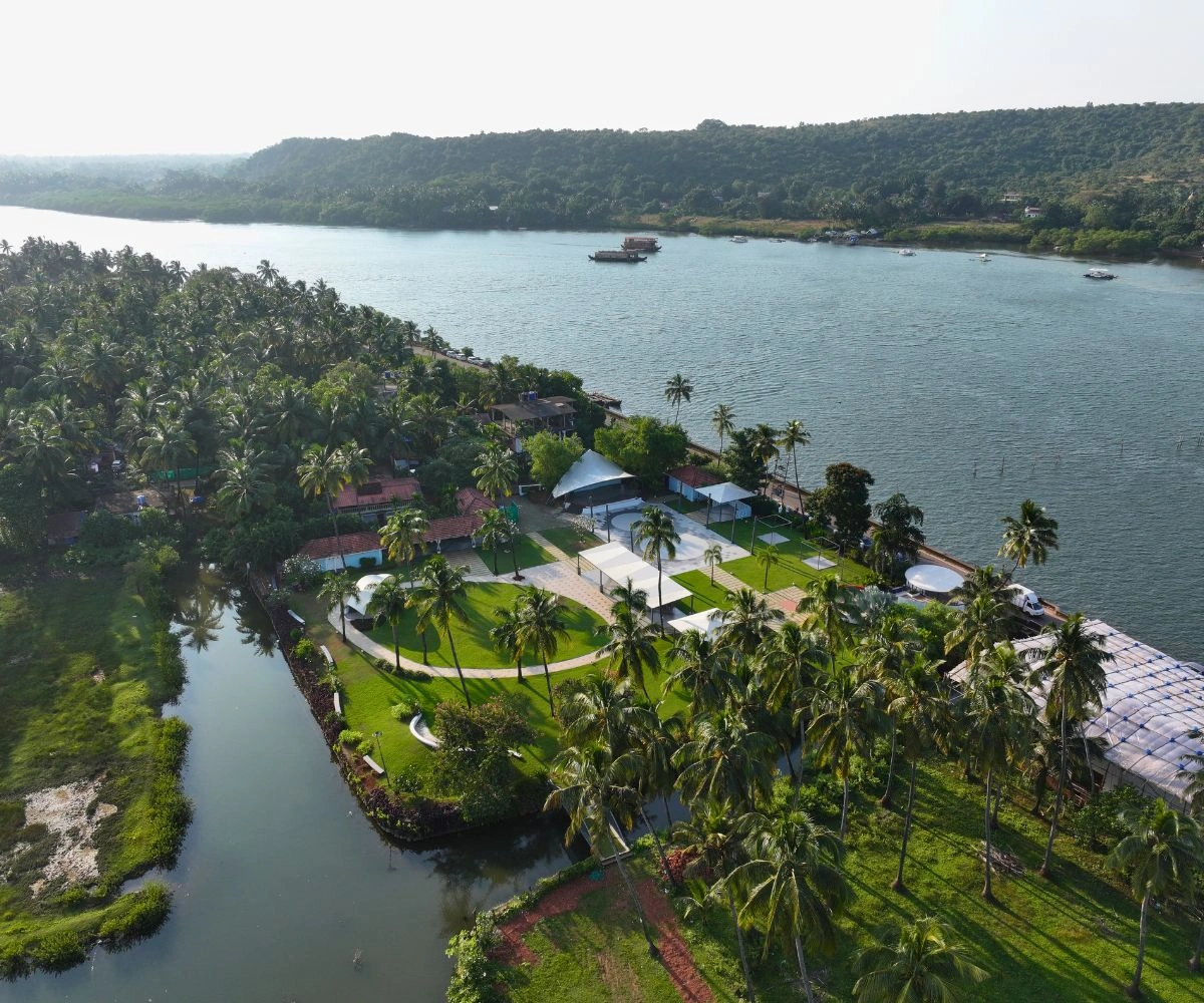Dream home river banks 7