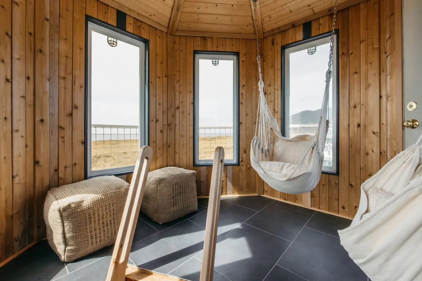 Lighthouse on the Beach with Hot Tub & Fire Pit 5