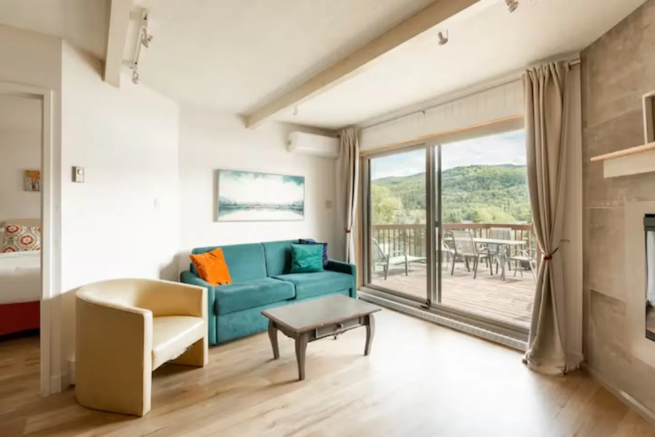 The Mountain Lake house by Instant Suites of Mont-Tremblant 12