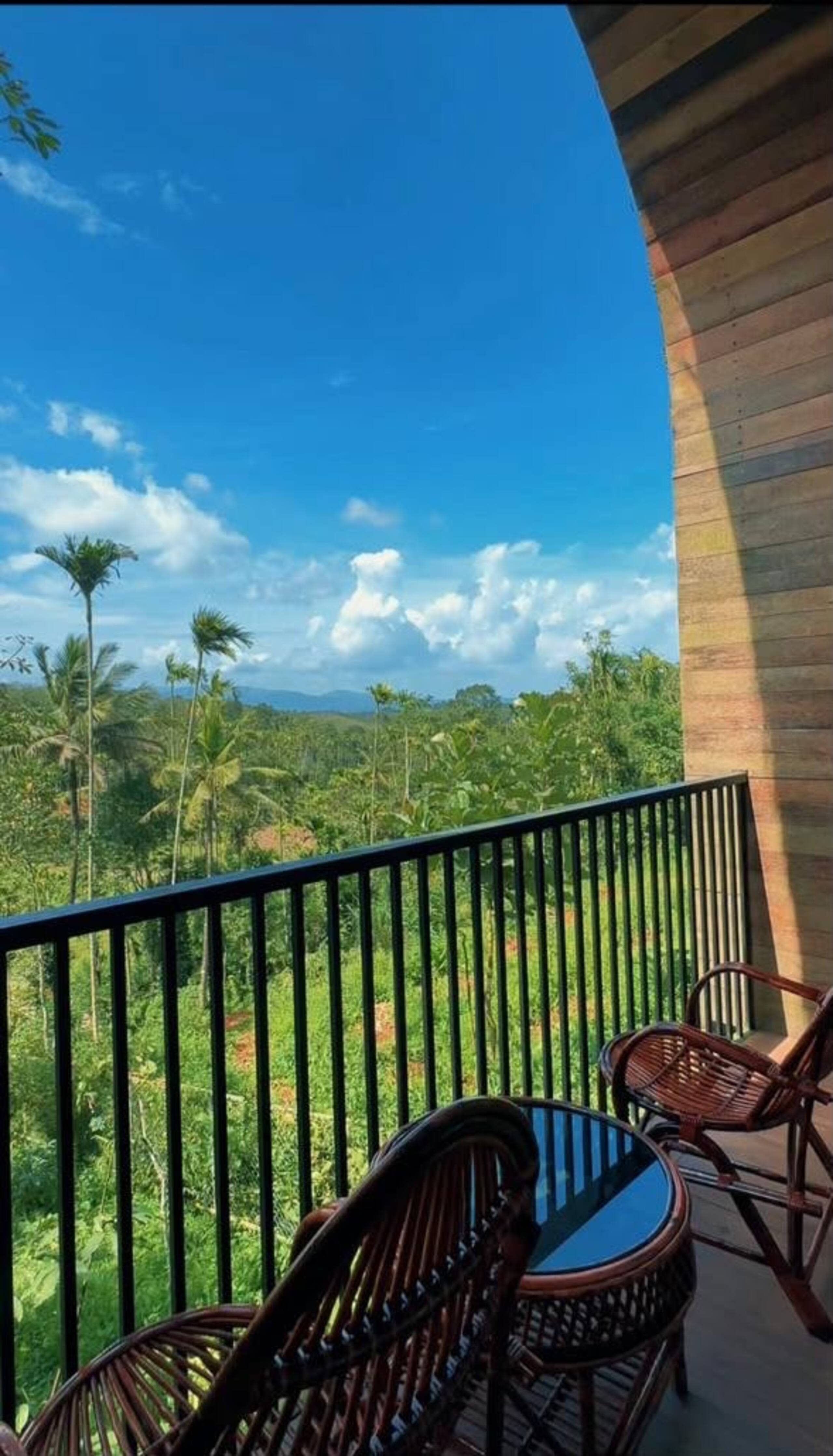 Private Wooden cottage/pet/pool/balcony/iypes 16