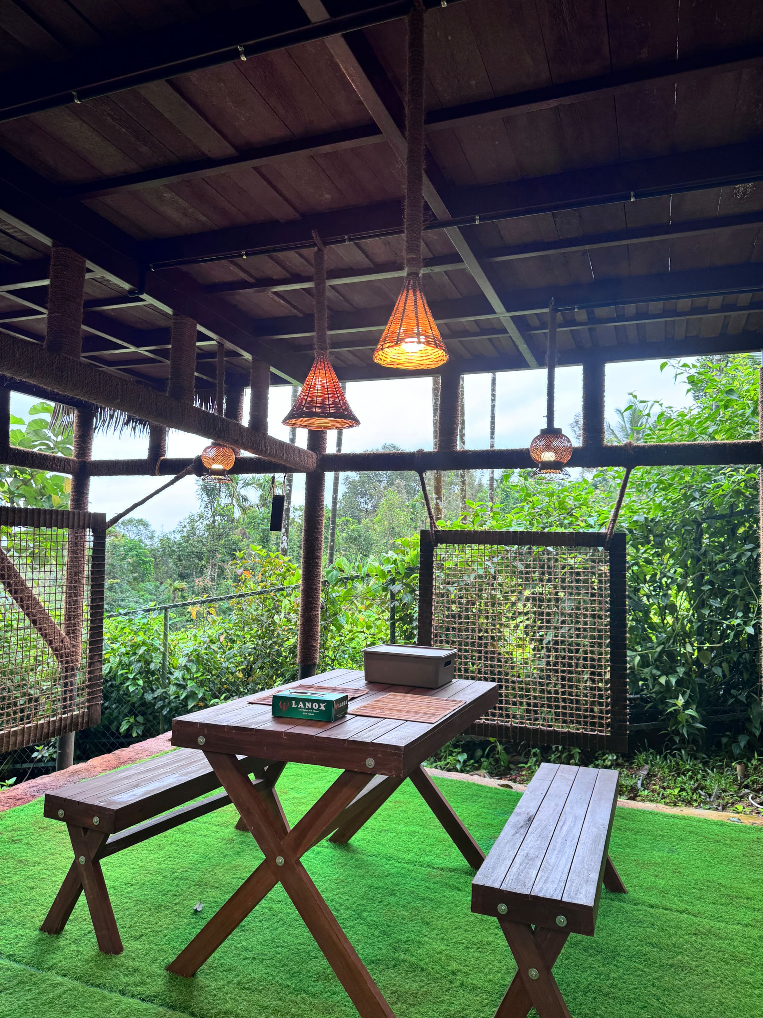 Private Wooden cottage/pet/pool/balcony/iypes 12