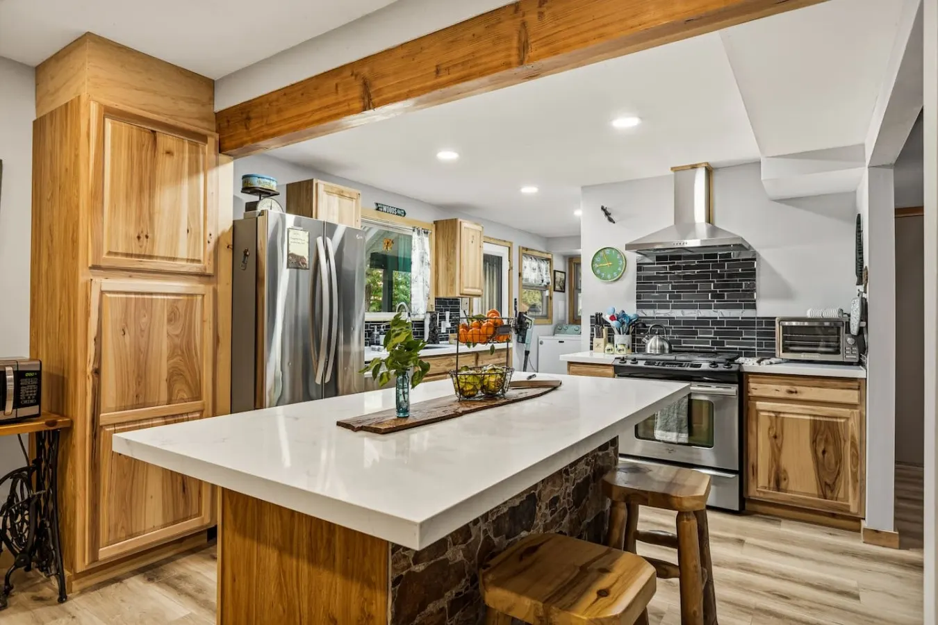 Maple Hill Haus Cabin w/ Patio & BBQ, Near Trails 18
