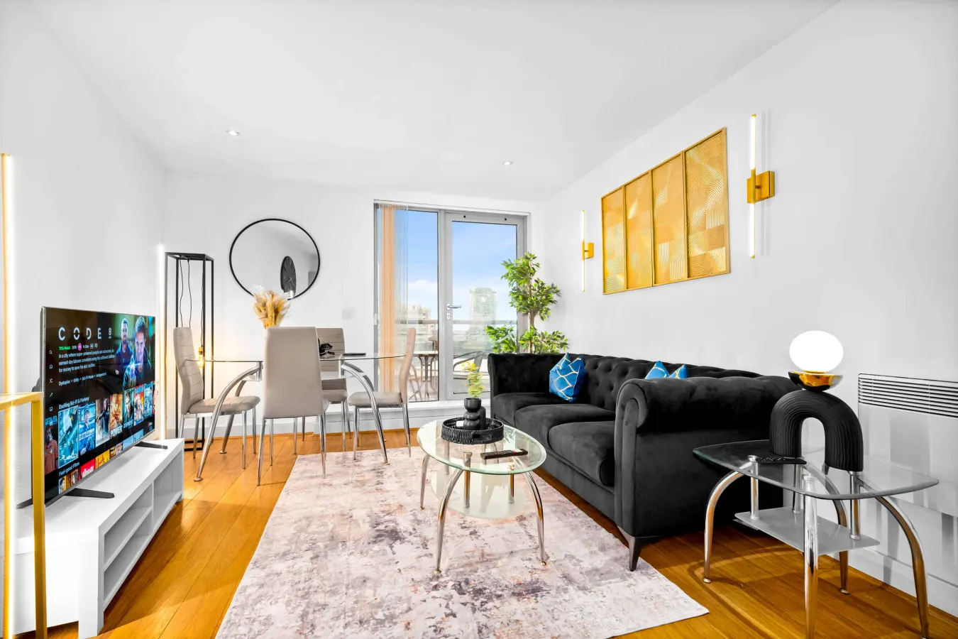 Luxury Apartment - City Centre - Parking - Balcony 1