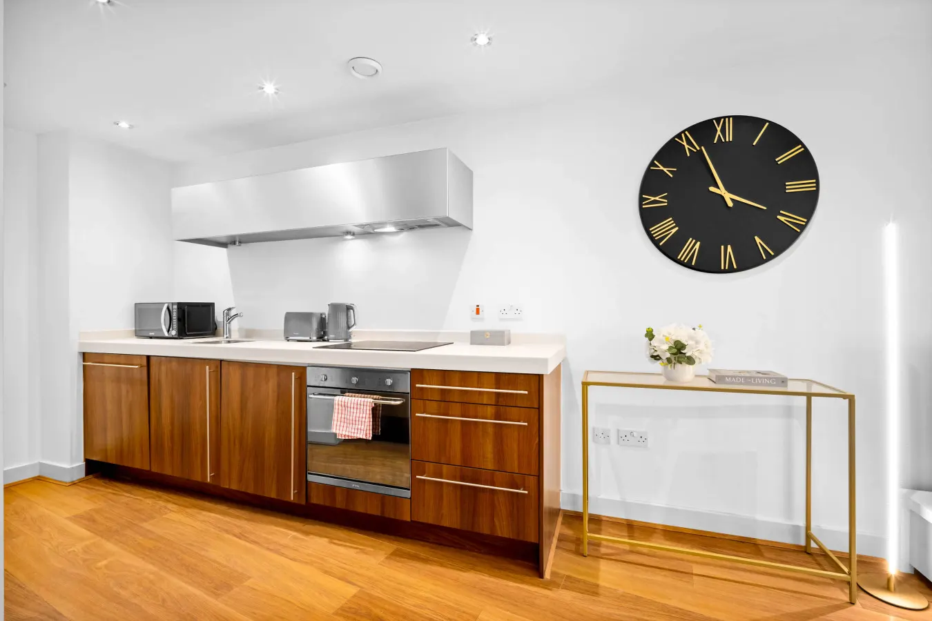 Luxury Apartment - City Centre - Parking - Balcony 16