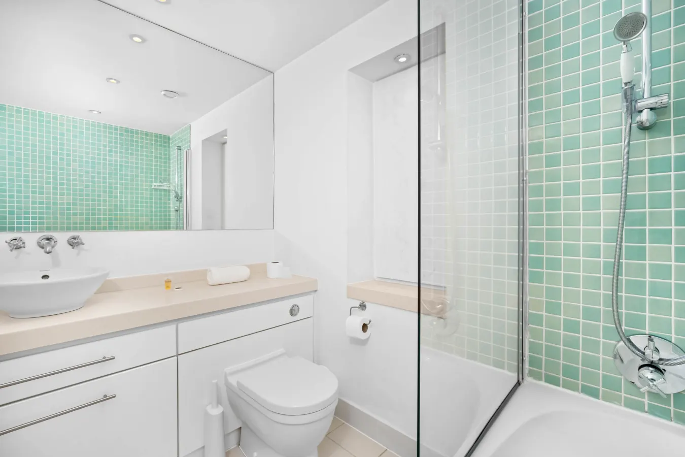 Luxury Apartment - City Centre - Parking - Balcony 6