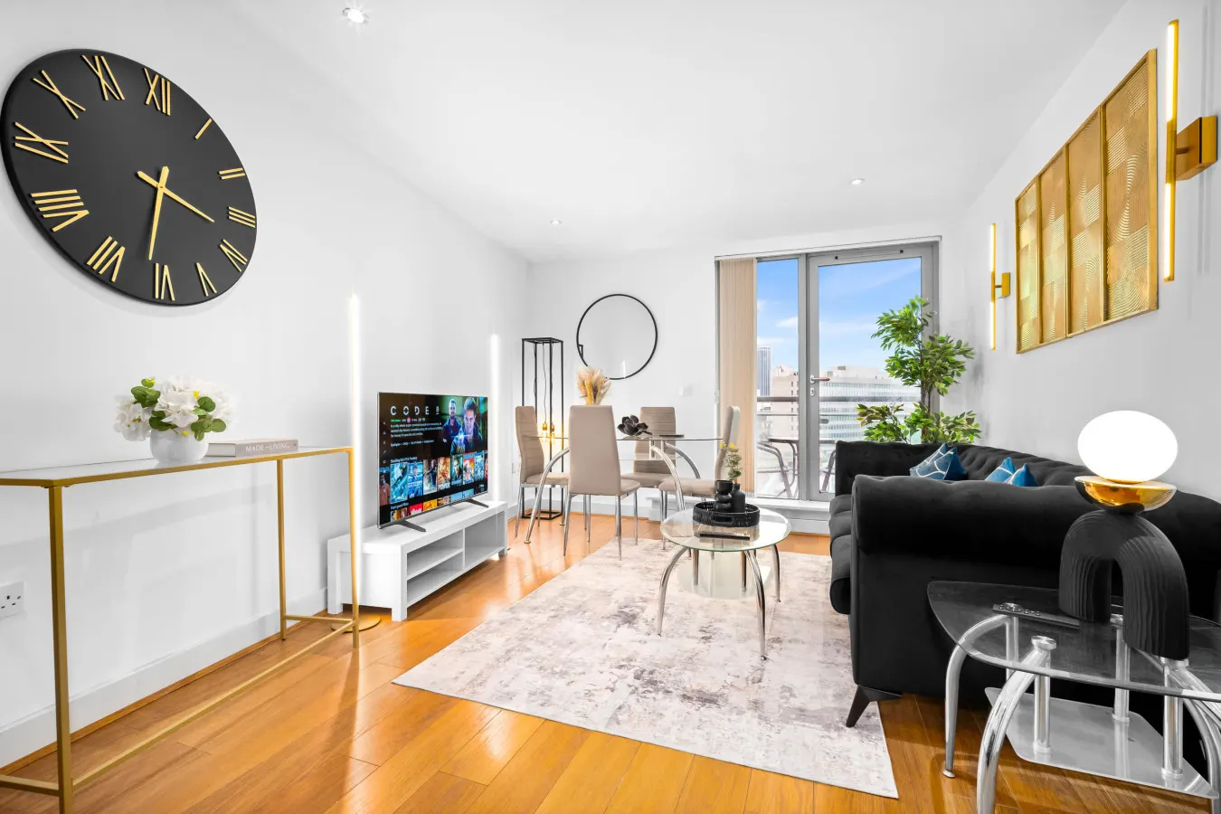 Luxury Apartment - City Centre - Parking - Balcony 7