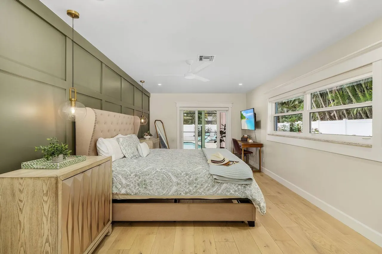 Ocean Blue - Luxurious 4BR home w/heated pool 10
