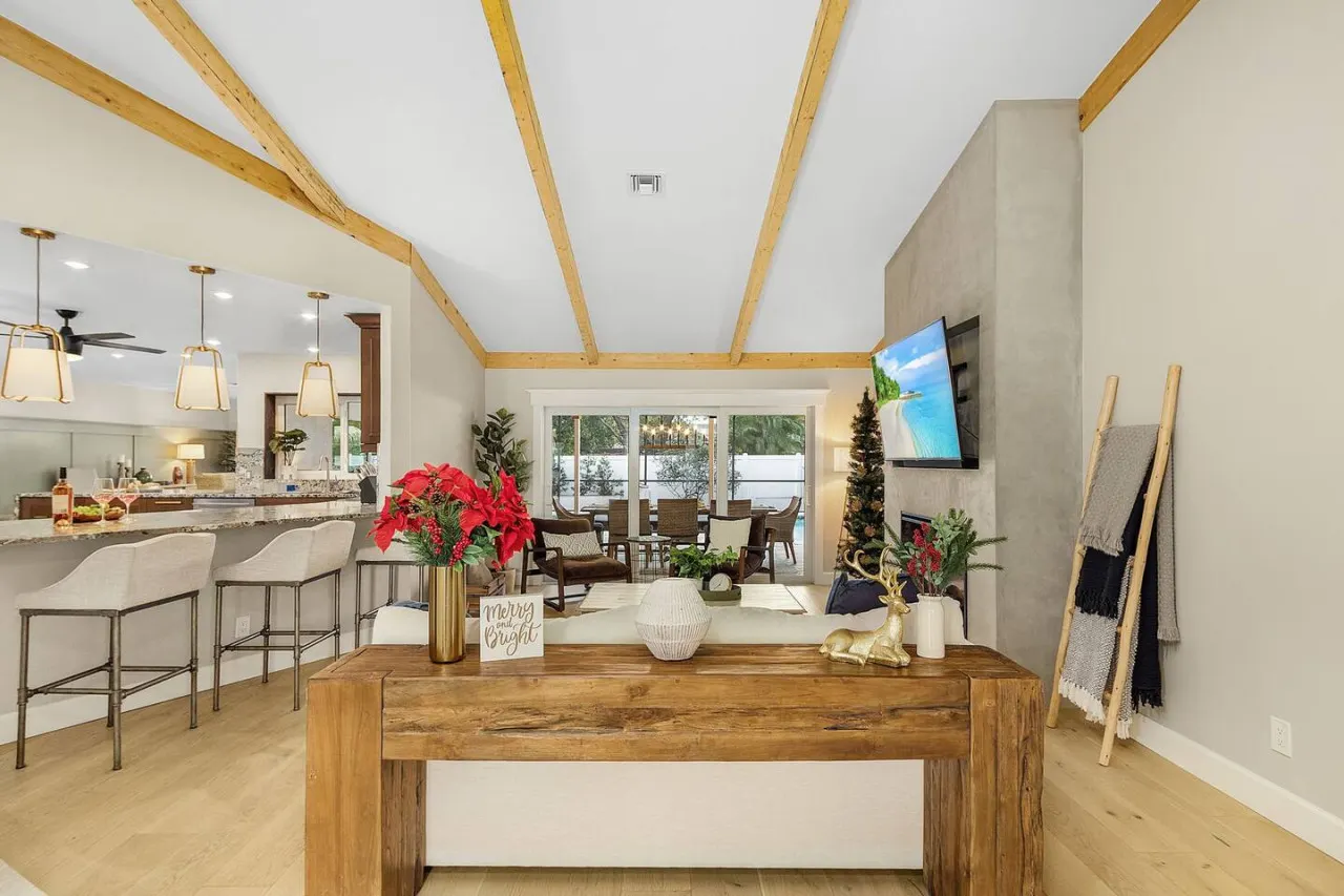 Ocean Blue - Luxurious 4BR home w/heated pool 14