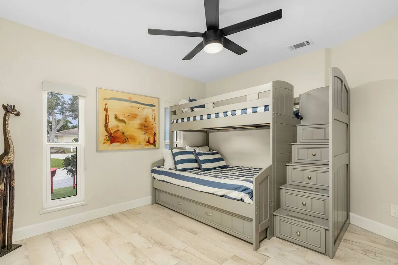 Ocean Blue - Luxurious 4BR home w/heated pool 15
