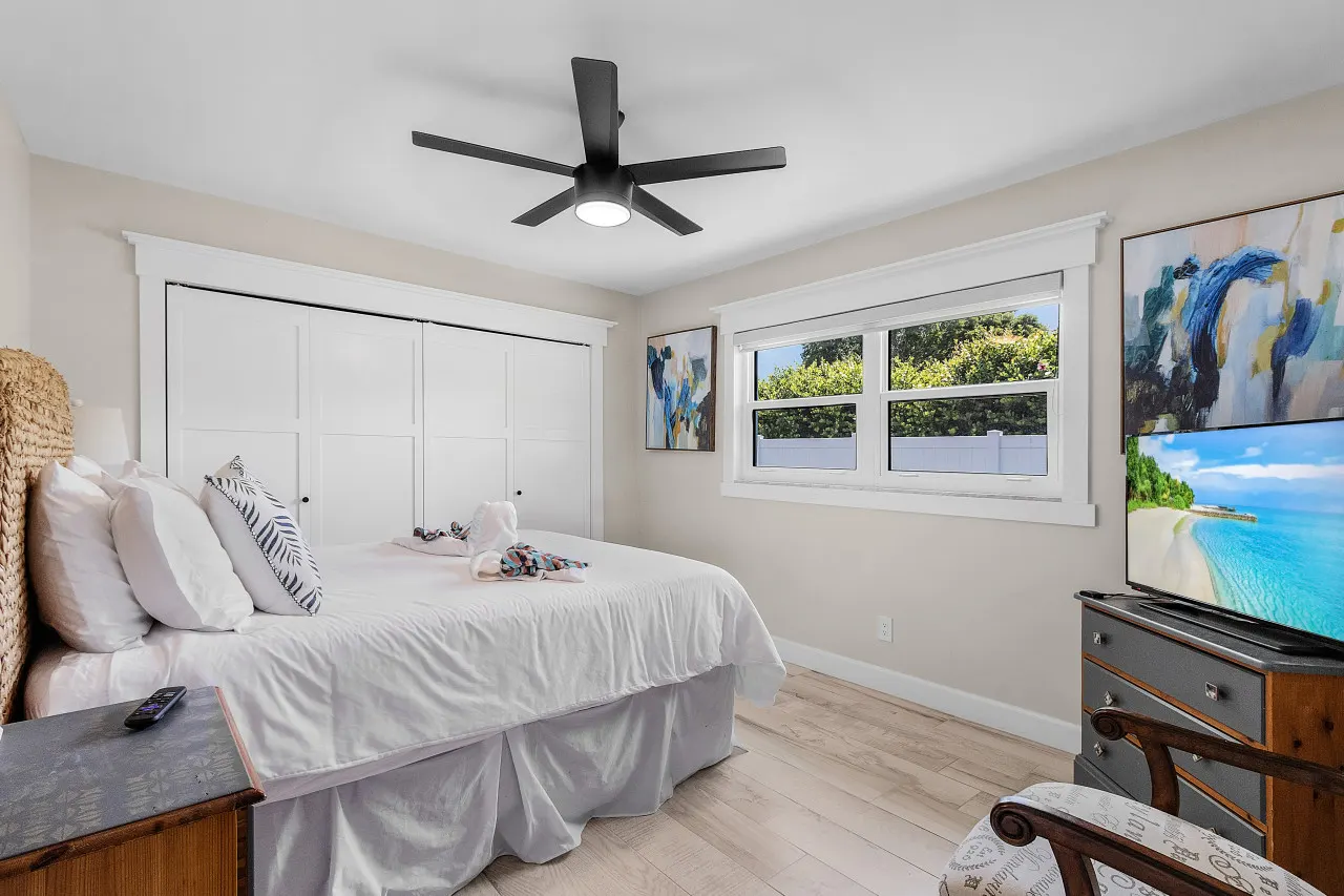 Ocean Blue - Luxurious 4BR home w/heated pool 16